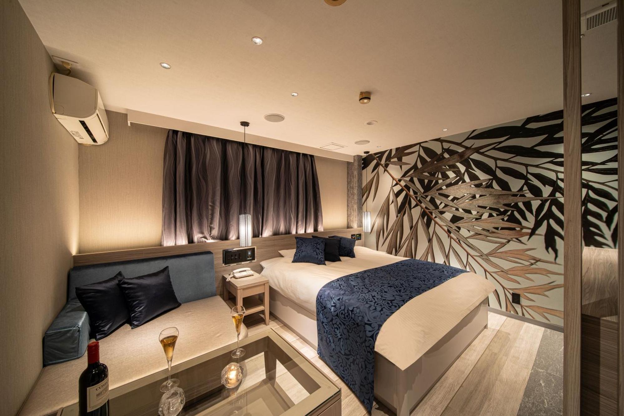 ホテル継kei男塾ホテルグループ (Adults Only) Himeji Buitenkant foto